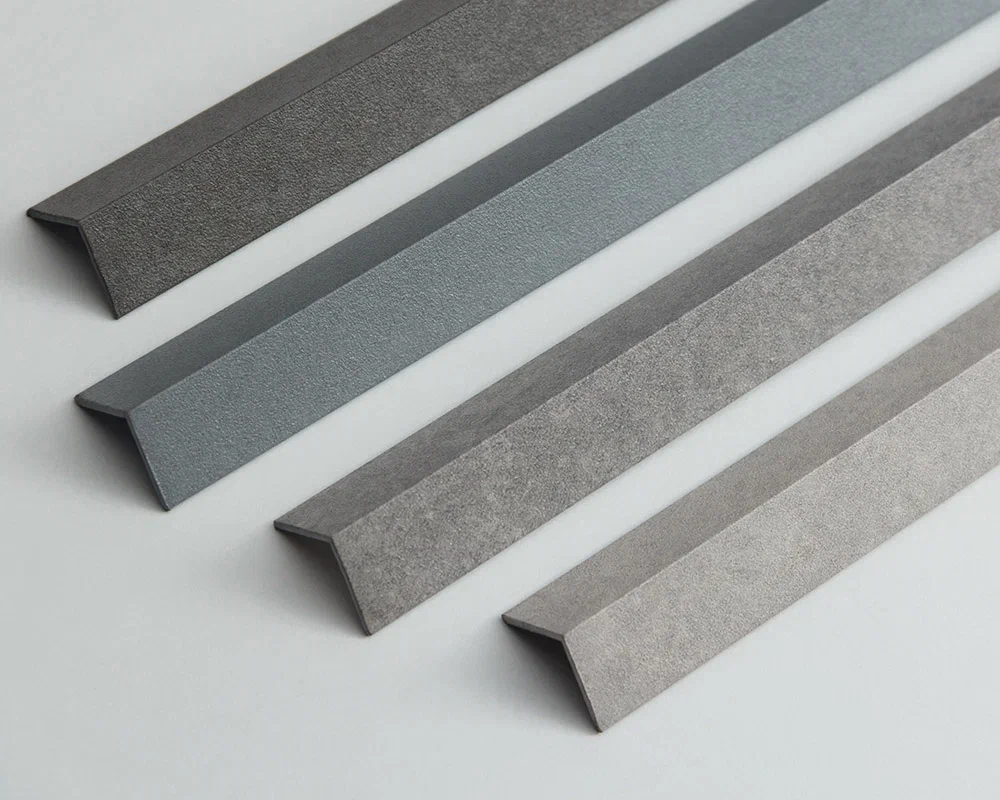 Угол декоративный Уп 06-27.2700.557 (20х20 мм)