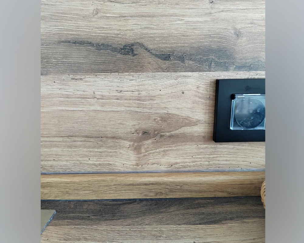 Плинтус для столешниц BL44 Дуб Гамильтон 37*24*3000 мм.