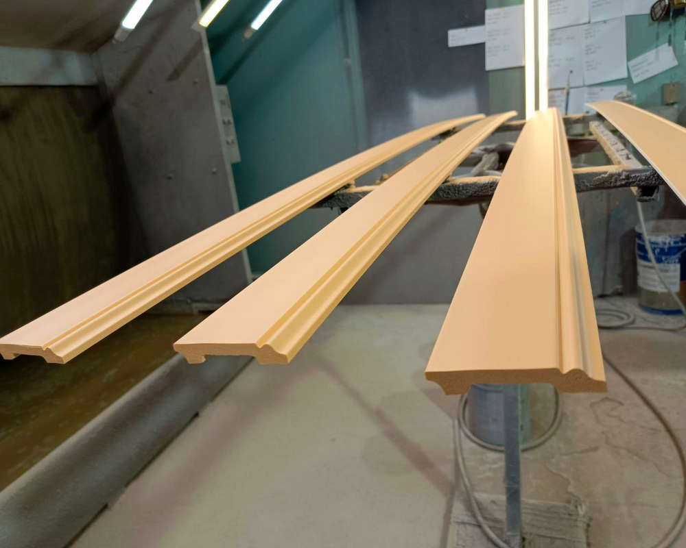 Плинтус СОЛИД 1 UHD 06/105C 105*14*2000. Окраска включена в стоимость