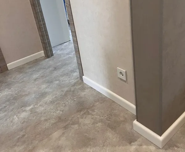 Угол декоративный Уп 06-27.2700.557 (20х20 мм)