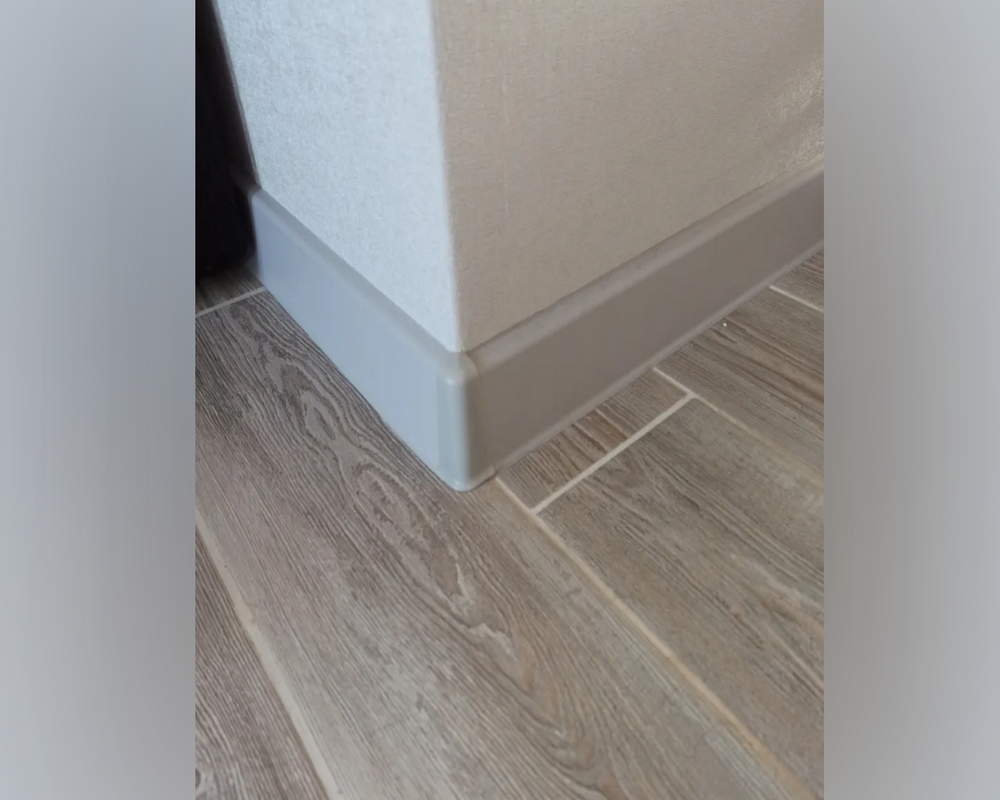 Плинтус ПВХ Волшебная палочка 70мм Home 2,2м 7034