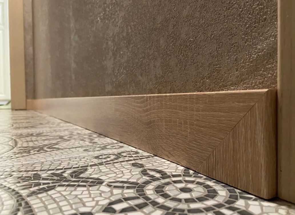 Плинтус МДФ Лука Пл 80МДФ.2700.Point line 24017 Дуб серф серый