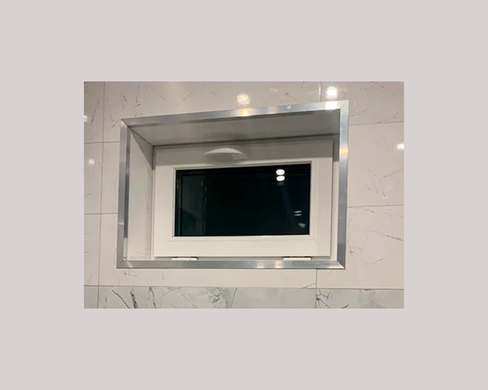 Уголок разнополочный 30х15 мм Уп 19.2000.502л Золото. Цена за 5 штук.