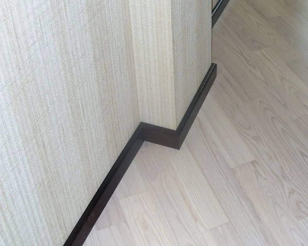 Плинтус напольный Salag Alpha 60*15*2200 мм AP61M3 Чёрный