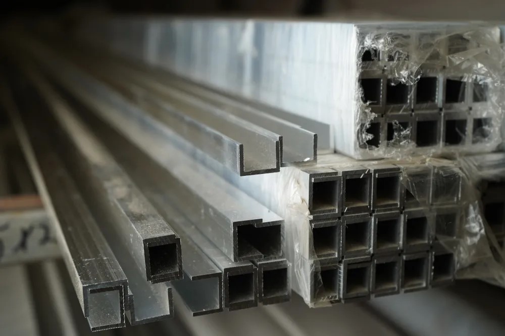 Швеллер 15х15х15 мм Шв 13.2000.502л Золото. Цена за 5 штук.