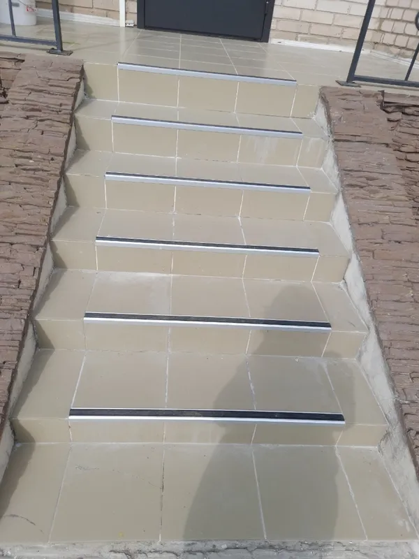 Порог угловой ПУ 71.2700.01лж. Серебро