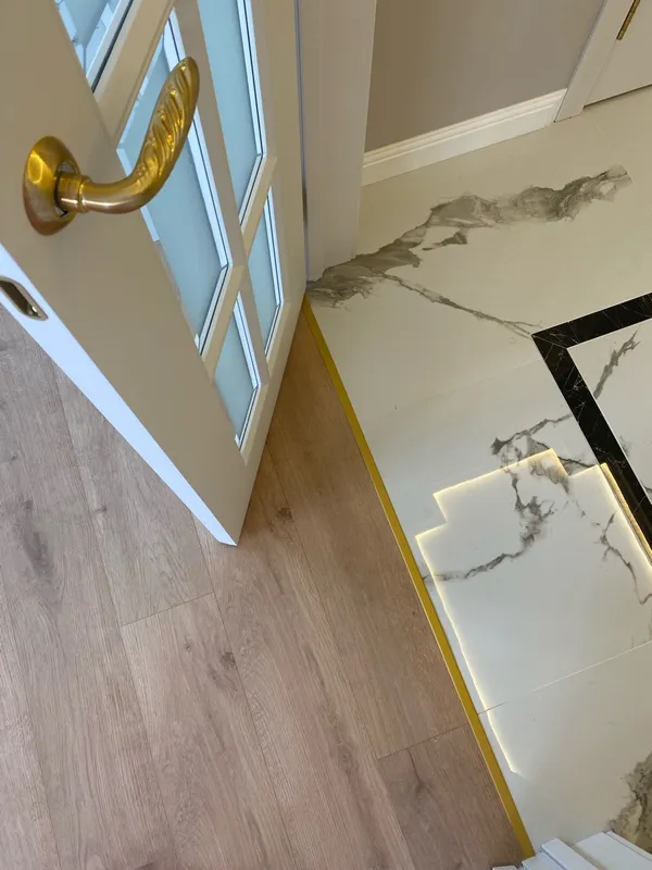 Профиль стыкоперекрывающий ПС 11НСВ(304).2700.002 2,7 м Золото