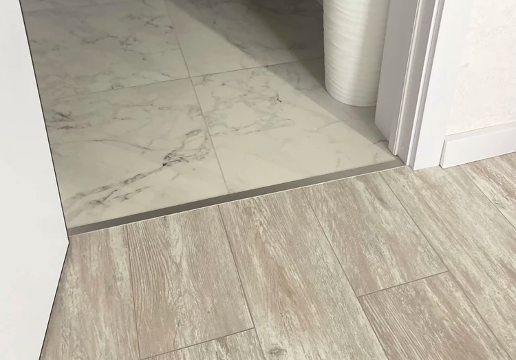 Профиль стыкоперекрывающий ПС 11НСМ(304).2700.042 2,7 м Шампань