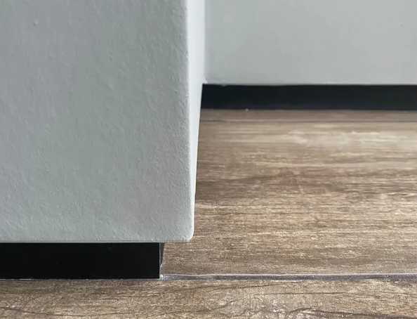 Теневой плинтус для подсветки Волшебная палочка 49,5 х 19,5 х 12,4 мм 3,0 м Чёрный матовый