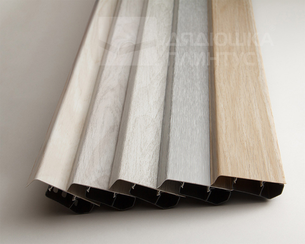 Плинтус ПВХ Волшебная палочка 70мм Home 2,2м 7002