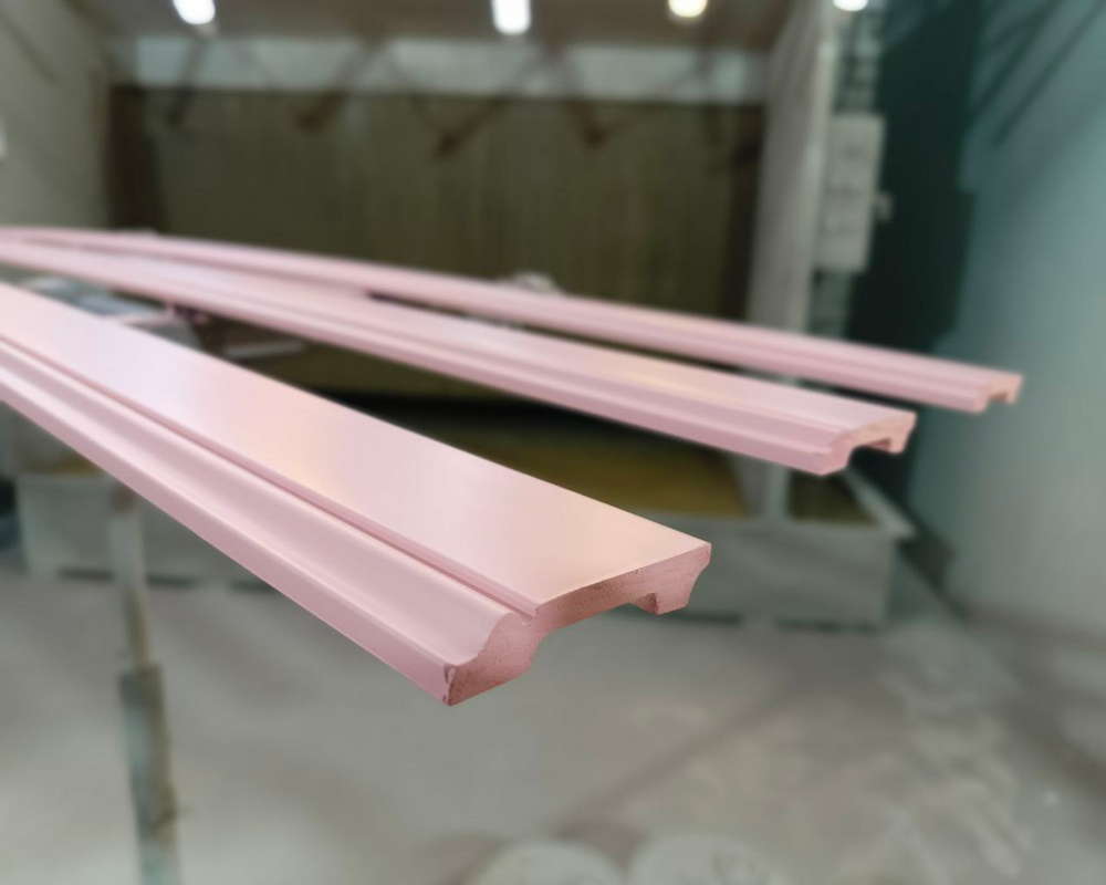 Плинтус ПОЛИСТИРОЛ HI WOOD B97 97мм х 15мм х 2,0м. Окраска включена в стоимость