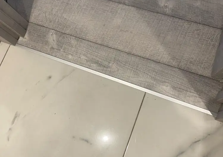 Профиль стыкоперекрывающий ПС 11НС.2700.001 Матовый