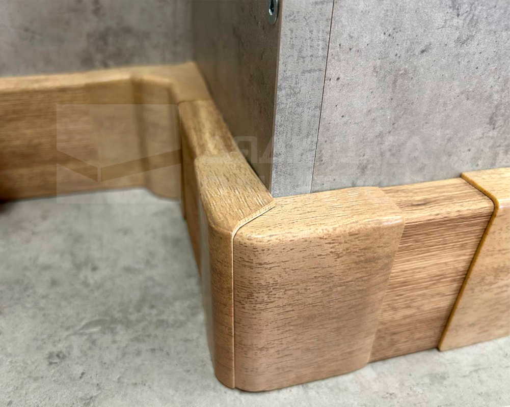 Угол внутренний комп. Белый