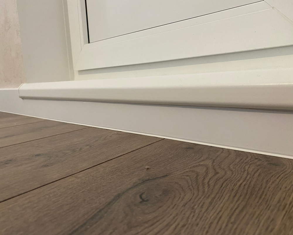 Плинтус ХДФ Dollken Cubu Flex Life 40мм х 11/13мм х 2,5 м 1013 (5012) Белый