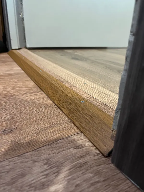 Порог разноуровневый ПР 04.900.106 Ясень белый