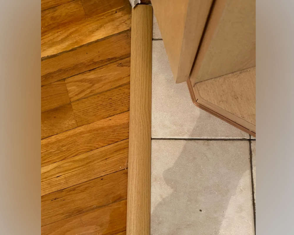 Самоклеящийся порог ЛС 35.2700.4088 Орех