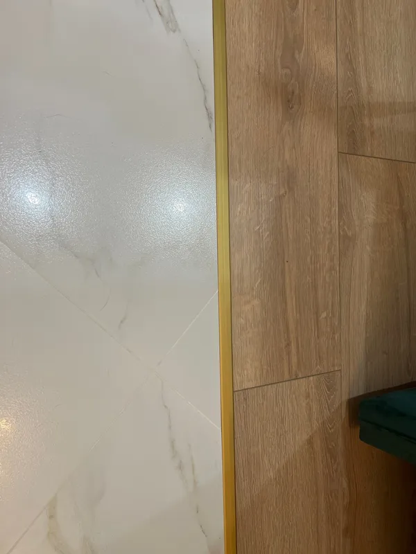 Профиль стыкоперекрывающий ПС 11НСЗ(304).2700.002 2,7 м Золото