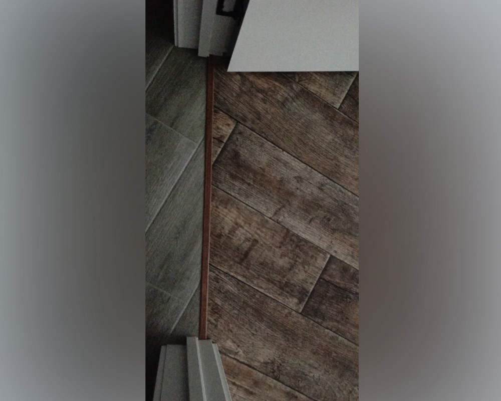 Порог для кварцвинила ЛС 10-1.2700.4053 Ясень графит