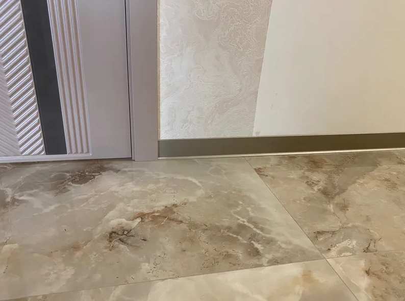 Плинтус алюминиевый Волшебная Палочка 40мм 3,0м Шампань матовая