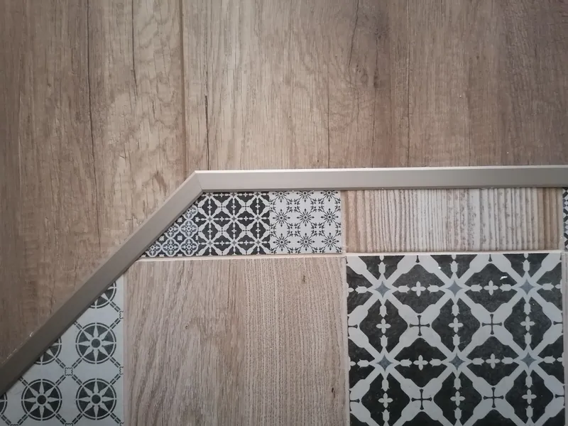 Профиль стыкоперекрывающий ПС 11НСМ(304).2700.042 2,7 м Шампань