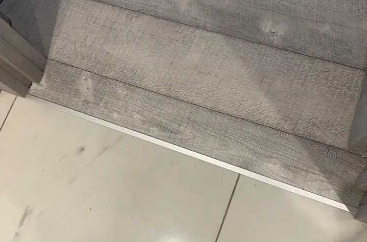 Т-образный порог для кварцвинила 10*4,5 мм 2,7м Анод PCRAA 1045