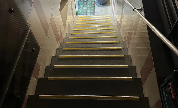 Порог угловой ПУ 07-1.2700.15 Черный