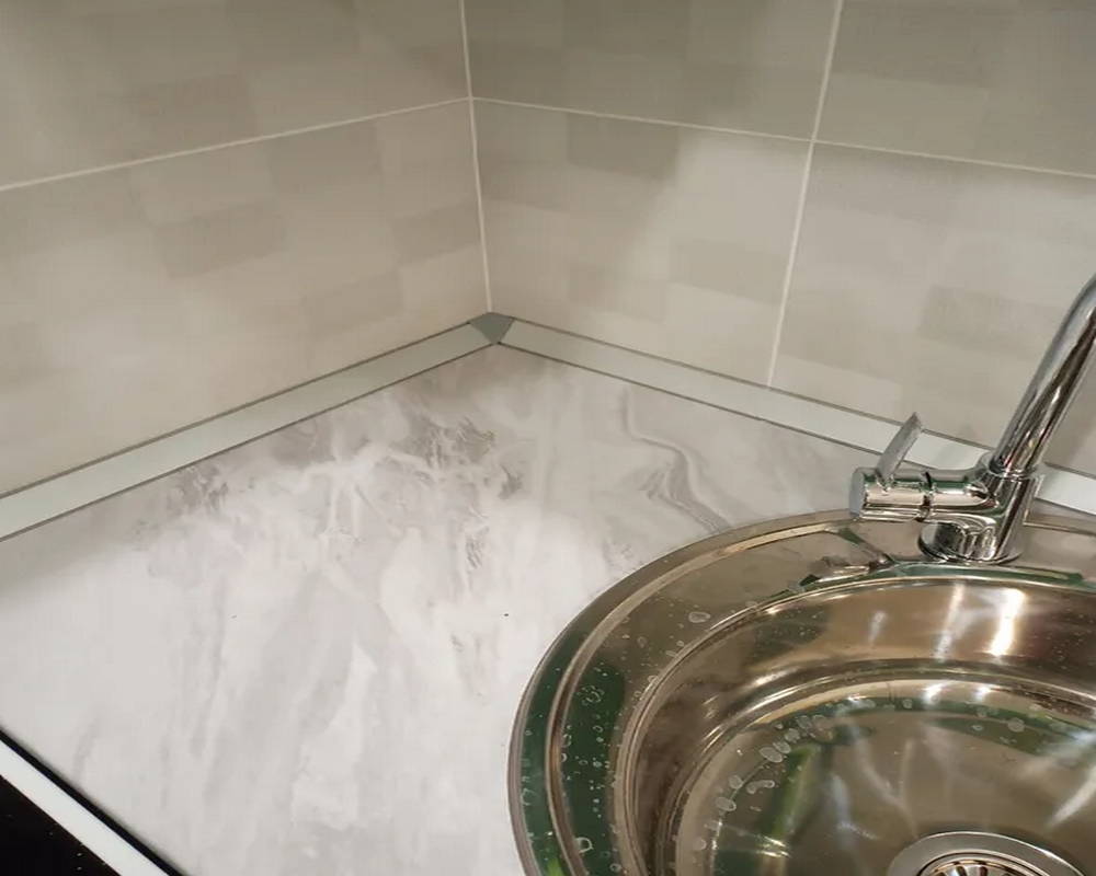 Плинтус для столешницы Алюминий 28*28мм 3,05м Серебро вогнутый