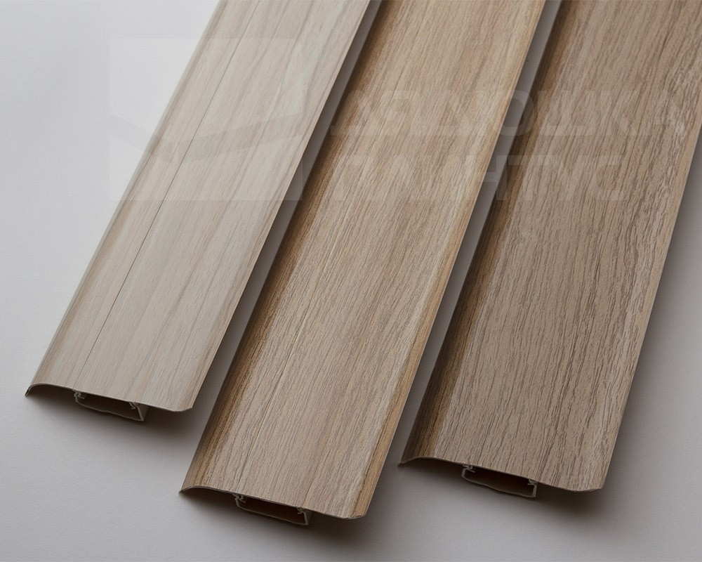 Плинтус ПВХ Идеал Классик 70мм 2,2м 213 Дуб северный