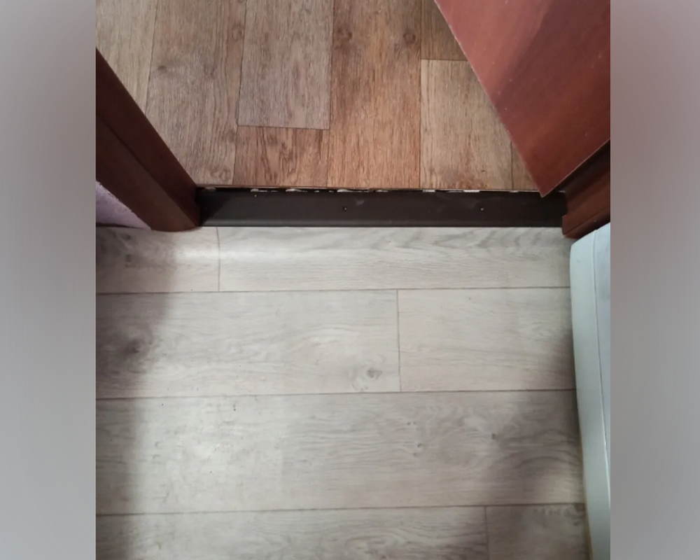 Порог одноуровневый ПС 18.900.091 Дуб темный