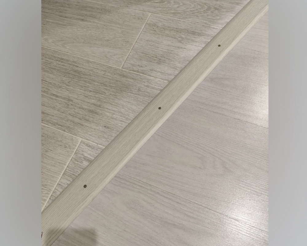 Порог одноуровневый ПС 18.900.059 Бетон скай