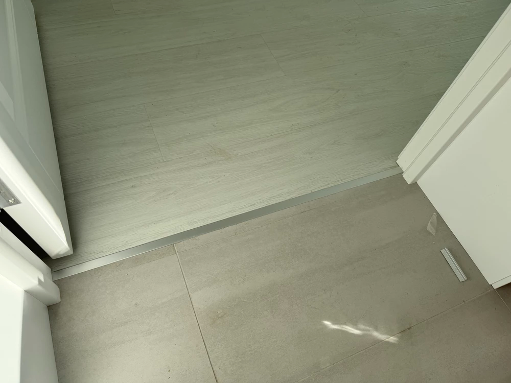 Профиль стыкоперекрывающий ЛС 10НСМ(304).2700.001 2,7 м Серебро