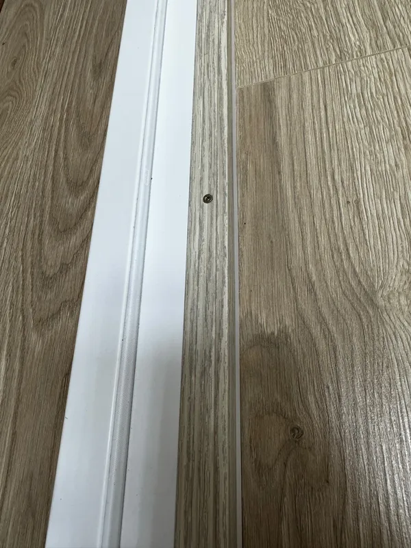 Порог угловой ПУ 04.2700.055 Бетон классик