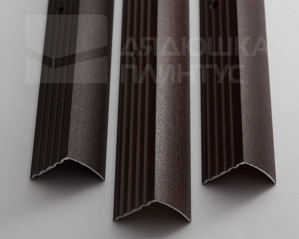 Порог угловой ПУ 04.2700.203 Шоколад