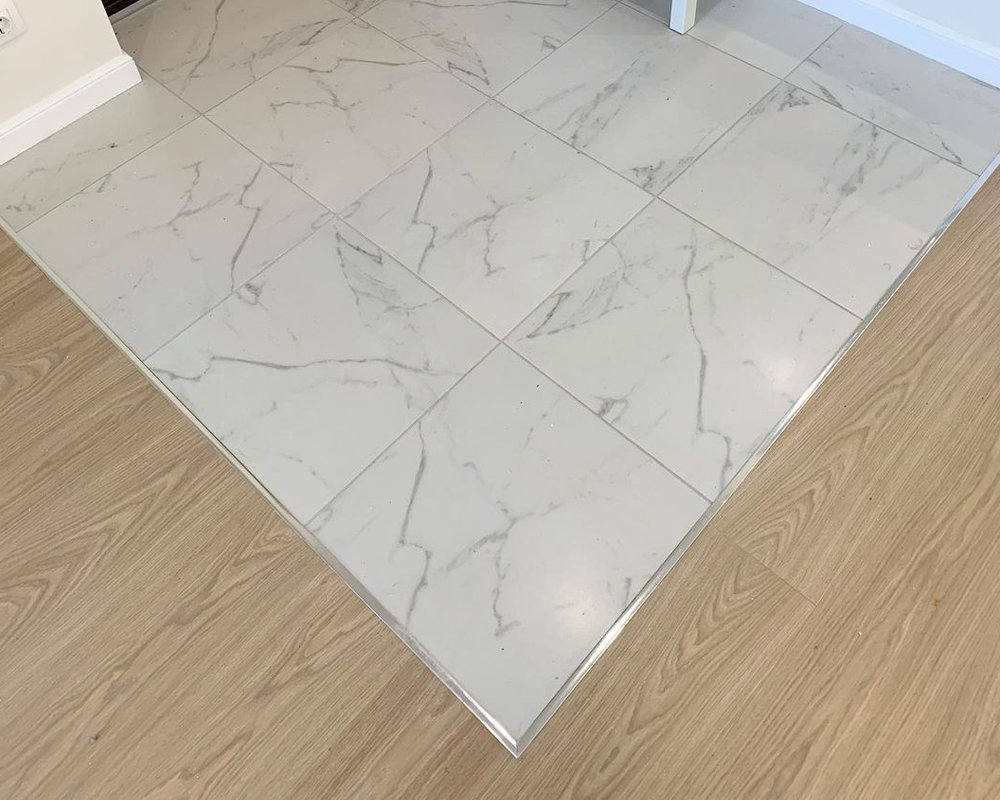 Т-образный порог для кварцвинила 10*4,5 мм 2,7м Анод PCRAA 1045