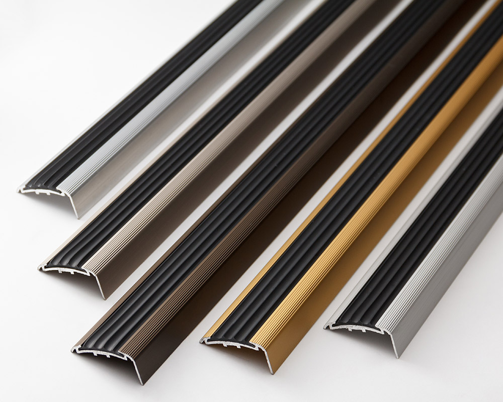 Порог угловой ПУ 71.1800.001 Алюминий