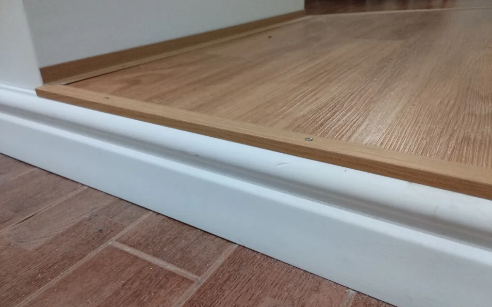 Порог угловой ПУ 01.1800.089 Клен беленый