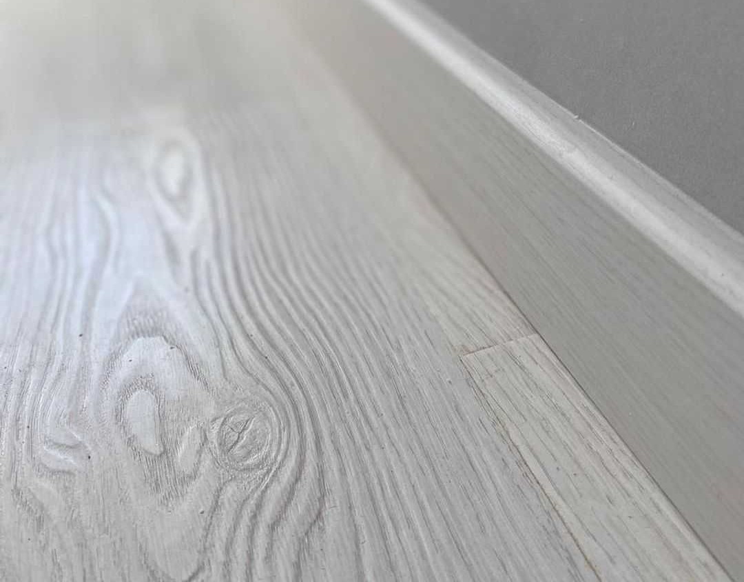 Плинтус МДФ Лука Пл 80МДФ.2700.Point line 24049 Дуб прованс